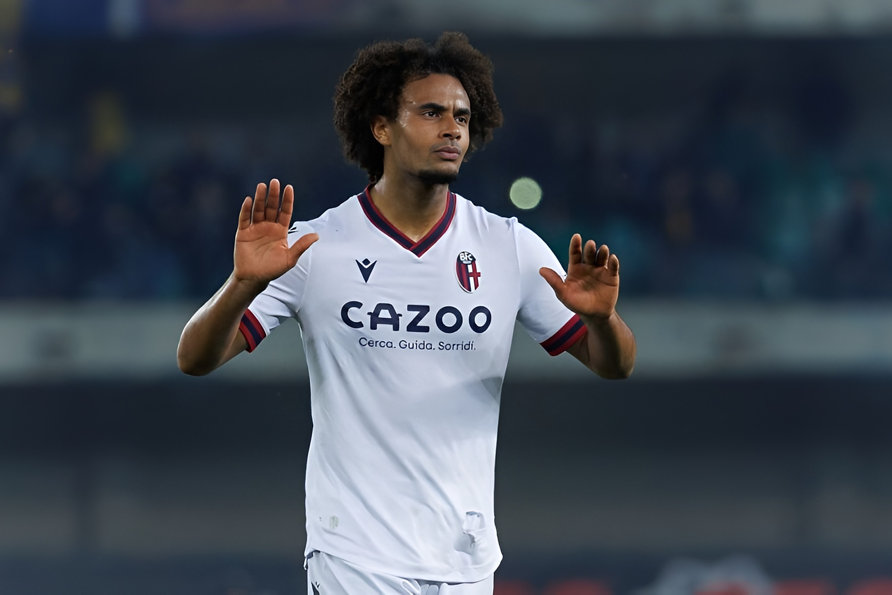 集结日意甲传出新动向，阿森纳临场应变，管理层表态：悬念犹存，临场指挥获称赞(阿森纳后防凝视)